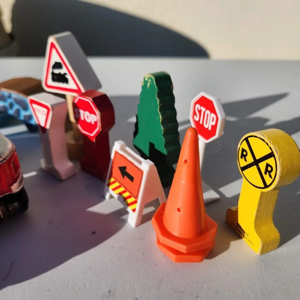 Bundle of Train Table Accessories Trains Toys Signals Vehicles Comes from a pet-
